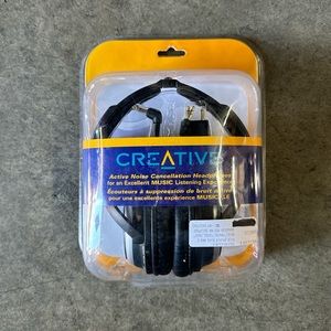 Vintage Deadstock 2006 headphones in Perfect Mint Condition.